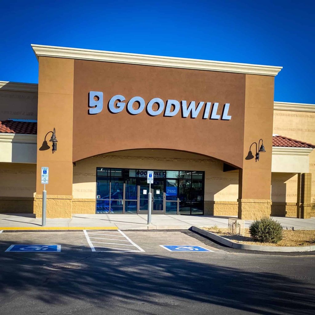 Goodwill AZ | Exterior of Goodwill front of store