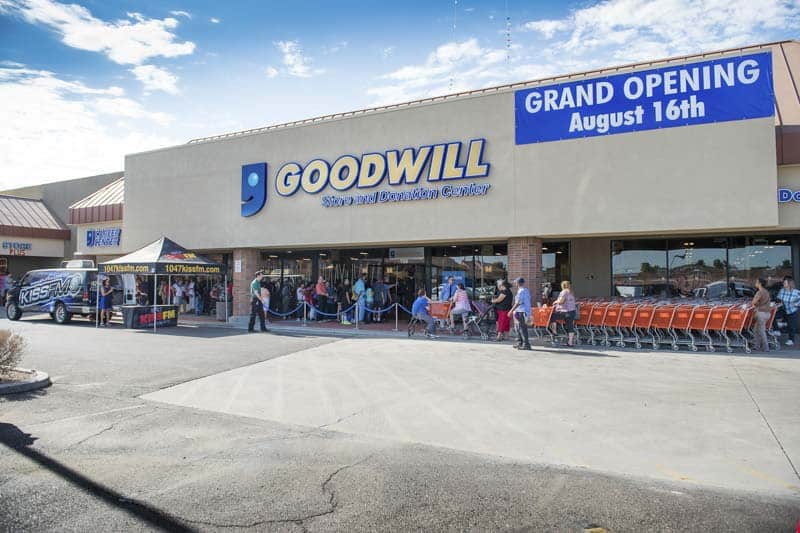 Goodwill AZ | Exterior view of Goodwill store and people walking inside