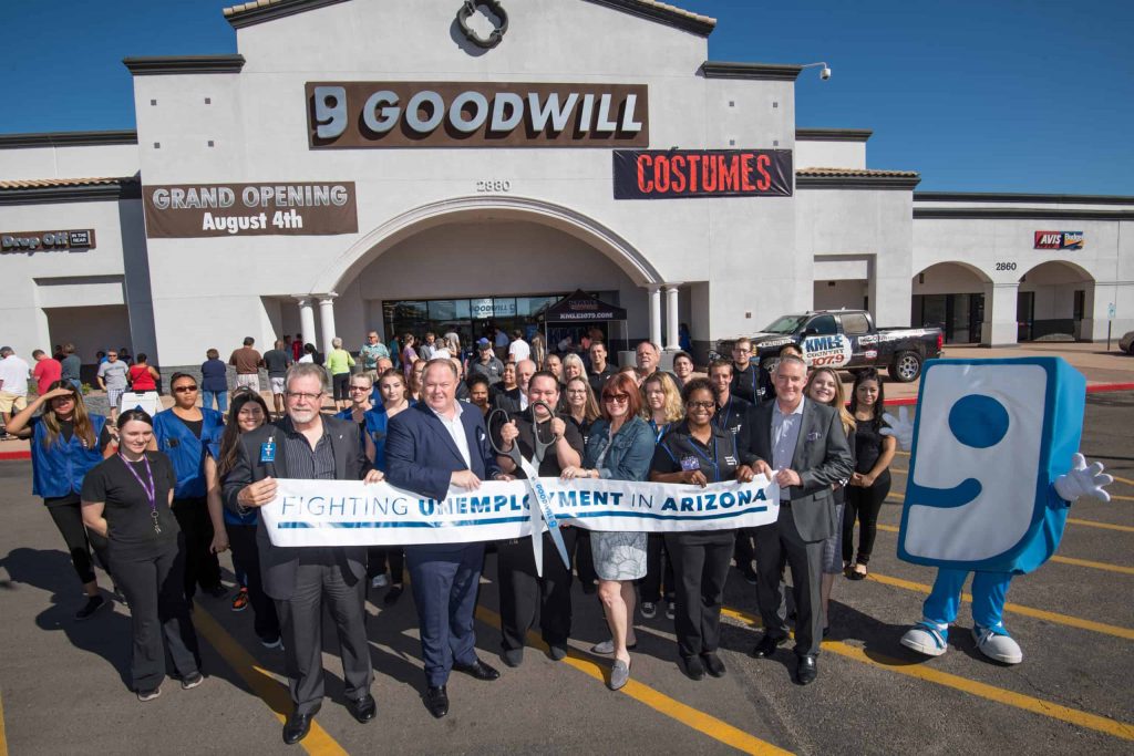 Goodwill AZ | group of employees outside